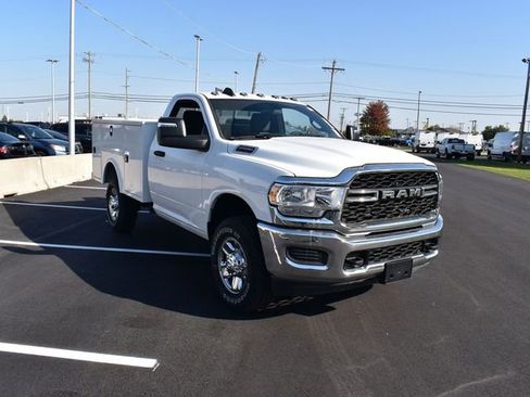 New 2024 RAM 2500 Tradesman w/ Chrome Appearance Group image 5