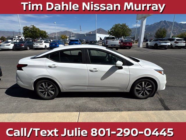 Used 2022 Nissan Versa SV FWD image 9