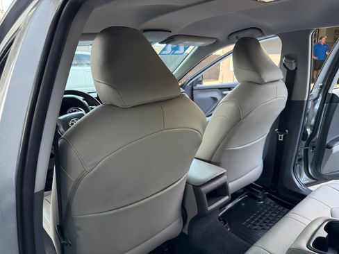 Used 2022 Toyota Camry LE image 14