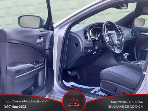 Used 2016 Dodge Charger SXT w/ Driver Confidence Group image 9
