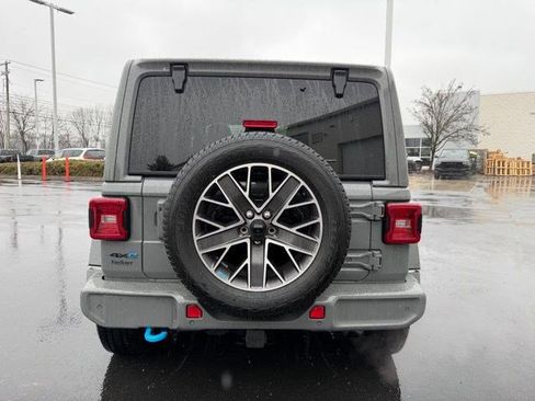 Used 2022 Jeep Wrangler Unlimited Sahara image 5