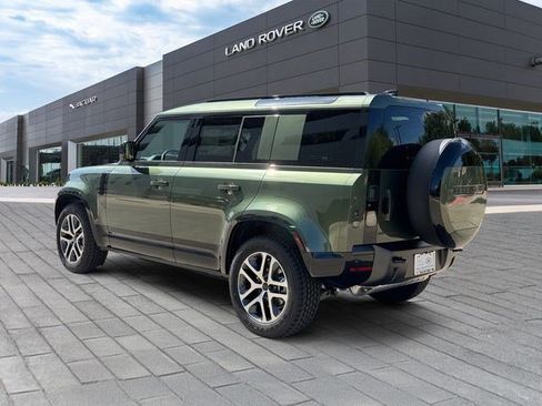 New 2026 Land Rover Defender 110 X-Dynamic SE AWD/4WD image 3