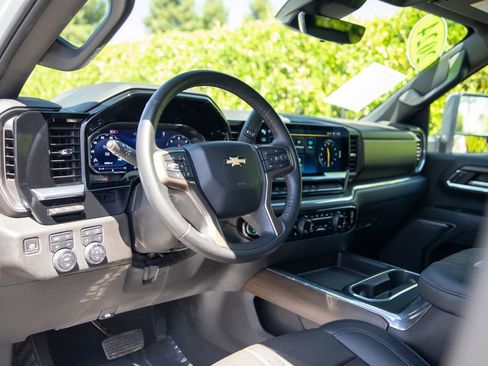 Used 2024 Chevrolet Silverado 2500 High Country w/ High Country Premium Package AWD/4WD image 10