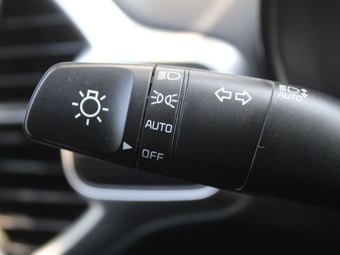 Certified 2025 Kia Soul LX w/ LX Technology Package FWD image 26