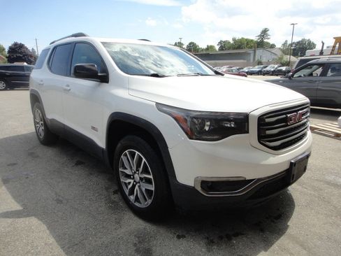 Used 2018 GMC Acadia SLE w/ Driver Alert Package I AWD/4WD image 3