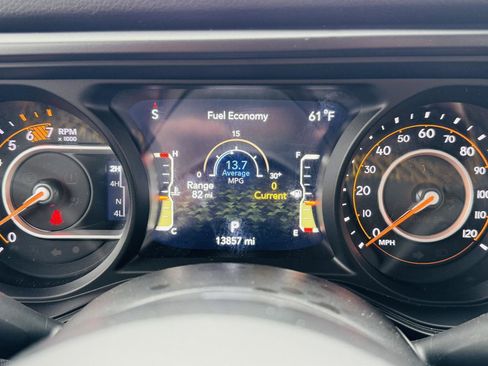 Used 2024 Jeep Wrangler Willys image 19