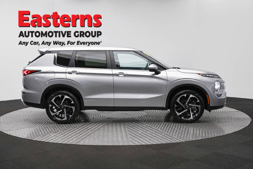 Used 2024 Mitsubishi Outlander SE AWD/4WD image 5