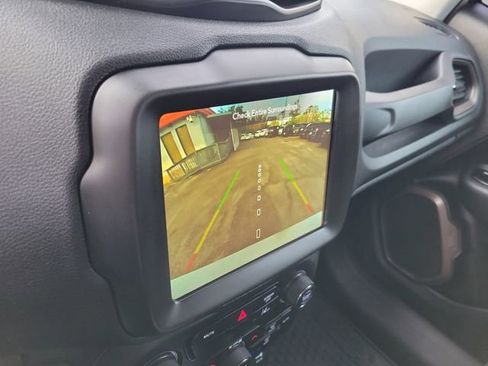 Used 2023 Jeep Renegade Latitude image 22