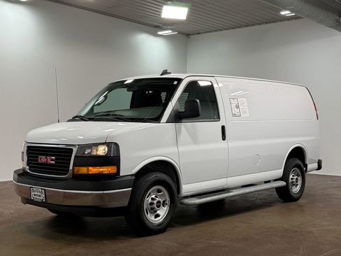 Used 2024 GMC Savana 2500 w/ Driver Convenience Package image 7