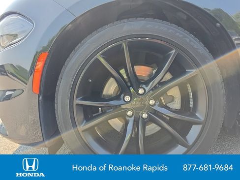 Used 2016 Dodge Charger R/T w/ Blacktop Package RWD image 10