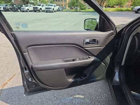 Used 2010 Ford Fusion SE FWD image 11