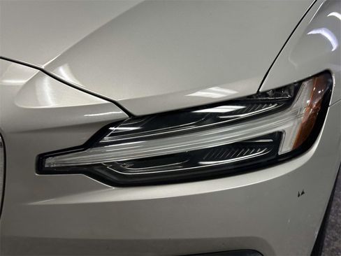 Used 2019 Volvo S60 T6 Momentum image 8