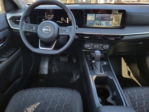New 2025 Nissan Kicks SV w/ Illumination Package image 17