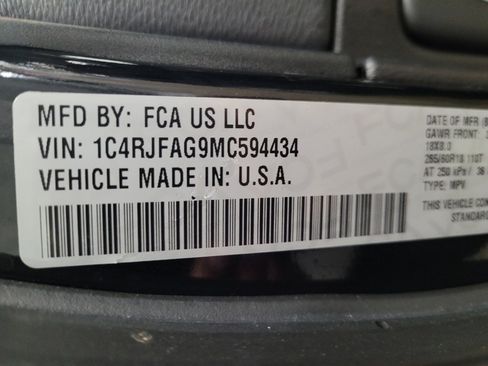 Used 2021 Jeep Grand Cherokee Laredo image 33