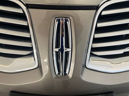 Used 2017 Lincoln MKX Reserve w/ Lincoln MKX Climate Package image 36