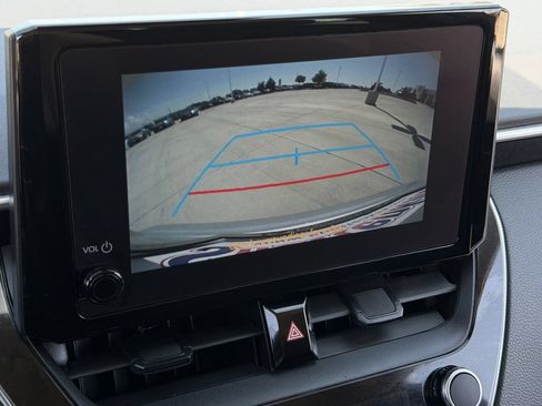 Used 2023 Toyota Corolla LE FWD image 18