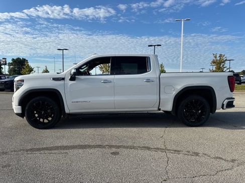 Used 2023 GMC Sierra 1500 Denali w/ Technology Package AWD/4WD image 3