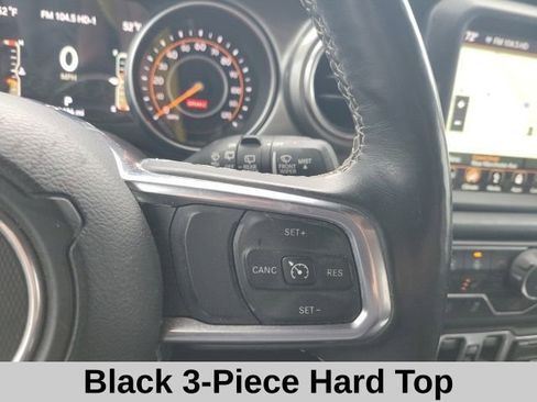 Used 2018 Jeep Wrangler Unlimited Sahara image 12