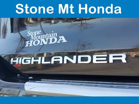 Used 2021 Toyota Highlander LE image 8