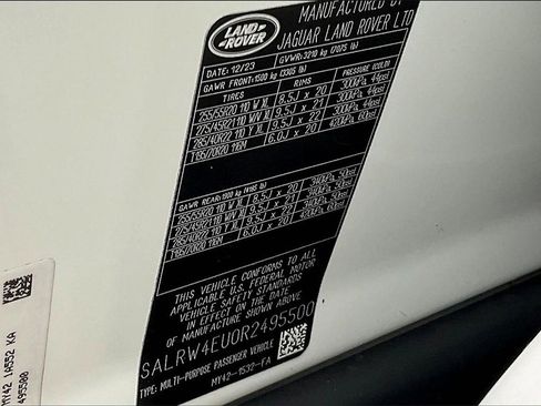 Used 2024 Land Rover Discovery Metropolitan Edition image 19