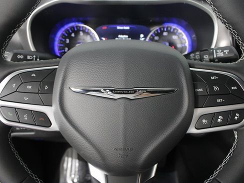 New 2026 Chrysler Pacifica Select image 13