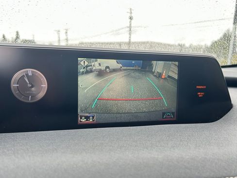 Used 2022 Lexus UX 250h w/ Premium Package AWD/4WD image 17