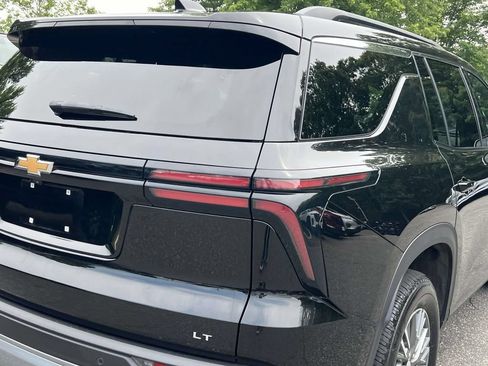 Used 2024 Chevrolet Traverse LT w/ Enhanced Driving Package FWD image 8