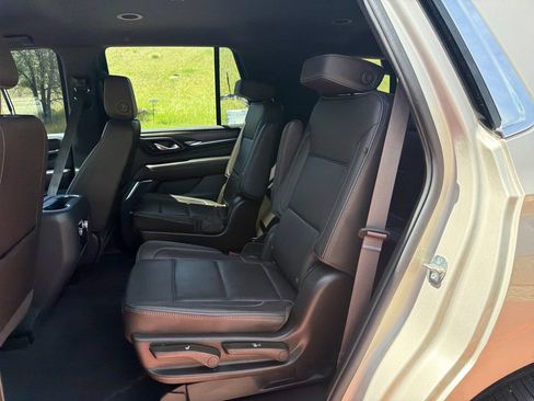 Used 2021 GMC Yukon Denali w/ Advanced Technology Package AWD/4WD image 23