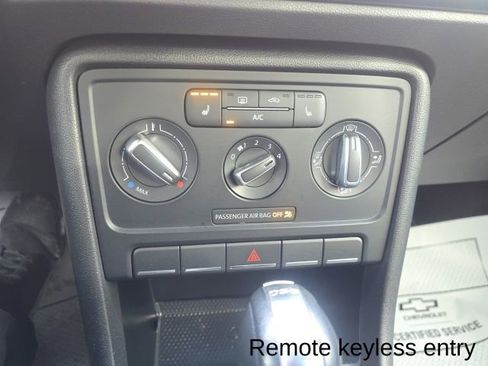 Used 2013 Volkswagen Beetle 2.0T image 17