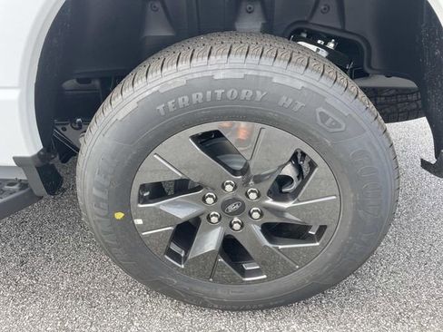 New 2025 Ford F150 Lightning Flash AWD/4WD image 7