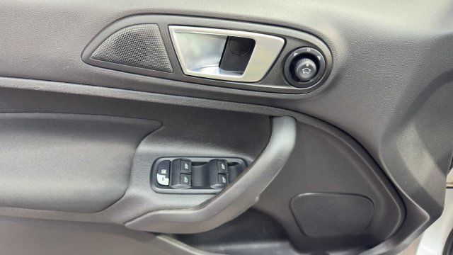 Used 2015 Ford Fiesta SE FWD image 19