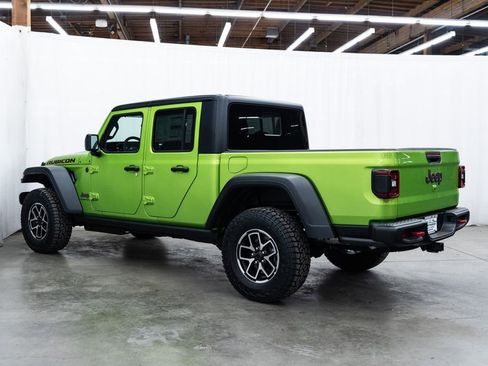 New 2026 Jeep Gladiator Rubicon w/ Steel Power Dome Hood Package AWD/4WD image 4