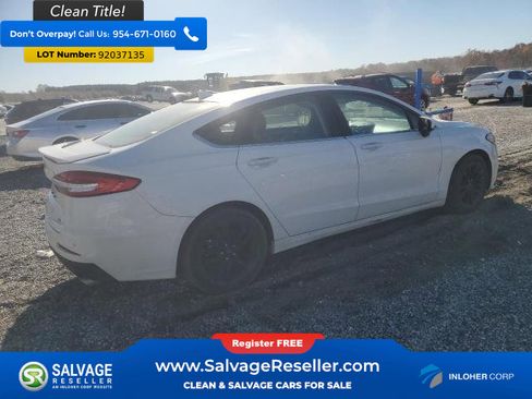 Used 2019 Ford Fusion SE w/ Equipment Group 151A image 4