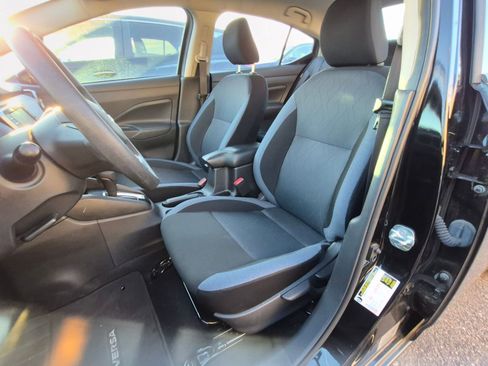 Used 2025 Nissan Versa SV image 10