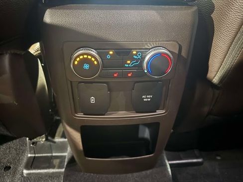 Used 2021 Ford Explorer King Ranch RWD image 17