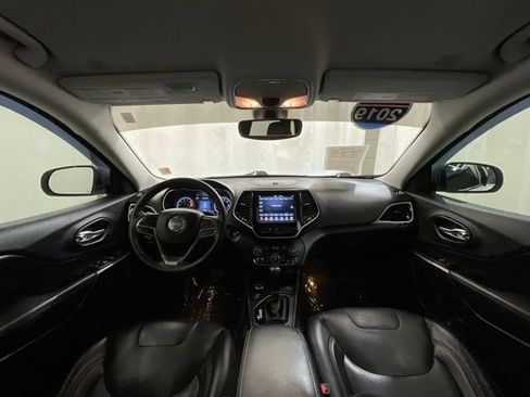 Used 2019 Jeep Cherokee Limited AWD/4WD image 16