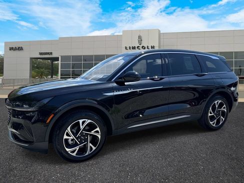 Certified 2025 Lincoln Nautilus Premier AWD/4WD image 7