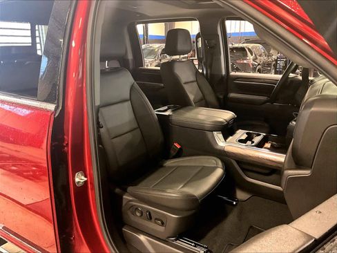 Used 2025 Chevrolet Silverado 2500 LTZ w/ LTZ Premium Package image 11