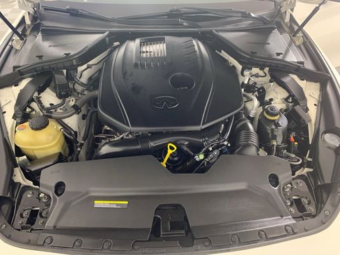 Used 2017 INFINITI Q60 2.0t w/ Moonroof Package image 10