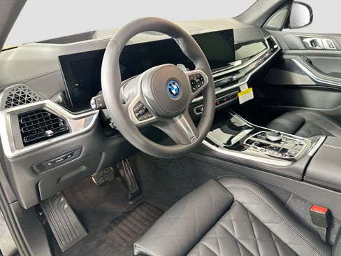 New 2026 BMW X5 xDrive50e w/ Executive Package image 9