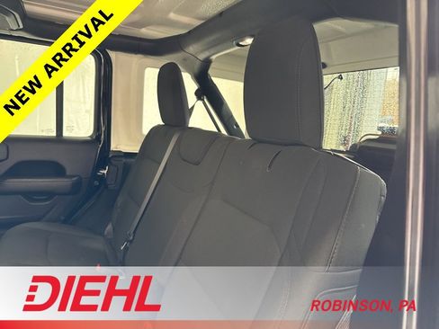Used 2023 Jeep Wrangler Sahara image 17