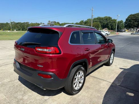 Used 2016 Jeep Cherokee Latitude w/ Comfort/Convenience Group AWD/4WD image 5