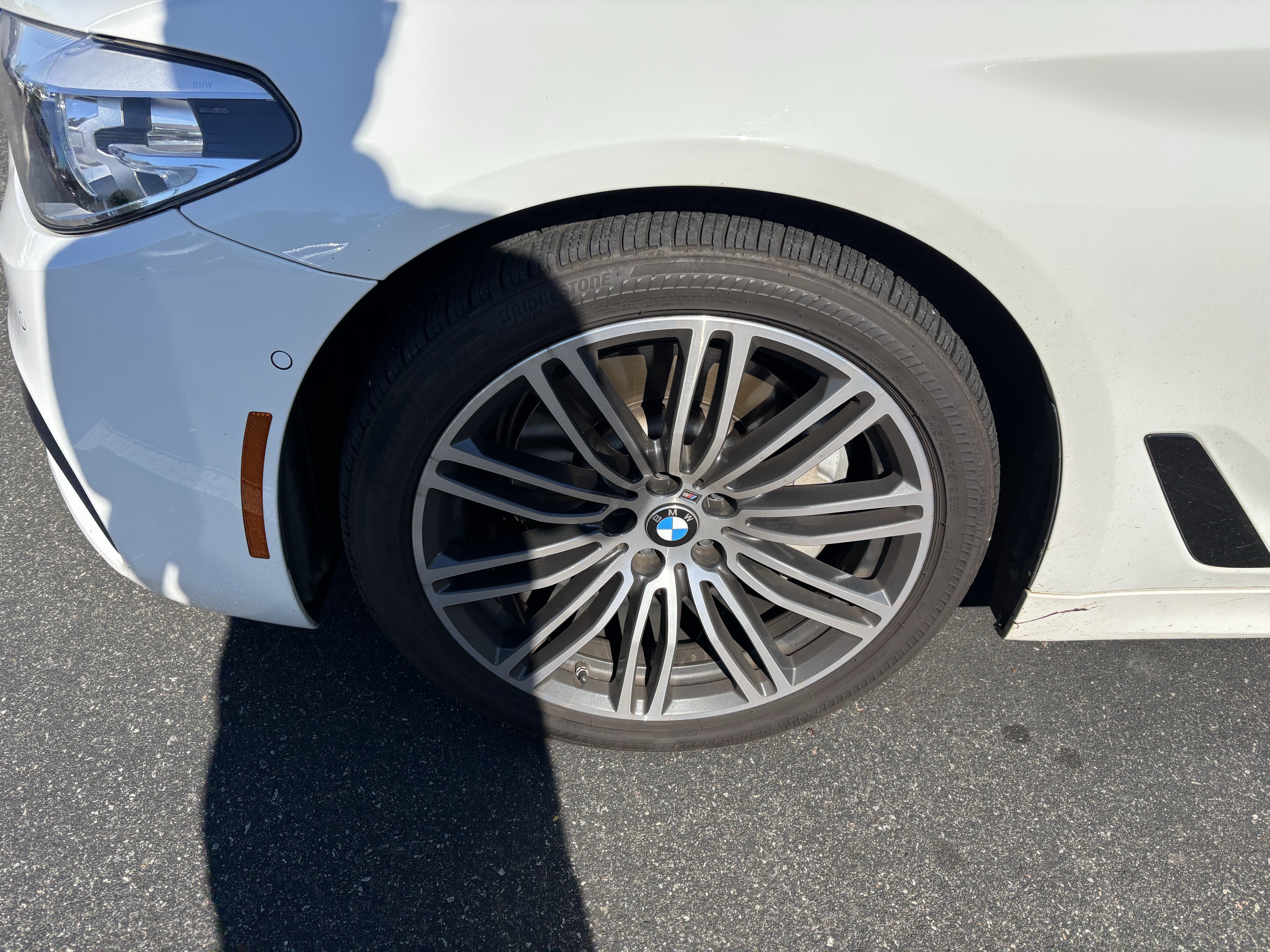 Used 2020 BMW 530i w/ M Sport Package RWD image 12