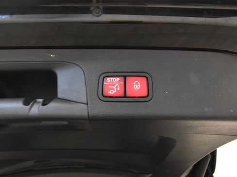 Used 2020 Mercedes-Benz GLS 450 4MATIC image 40