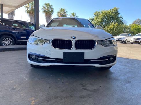 Used 2017 BMW 330i Sedan RWD image 4