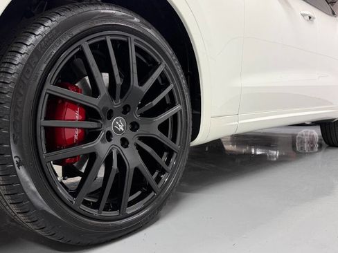 Used 2022 Maserati Levante GT image 22