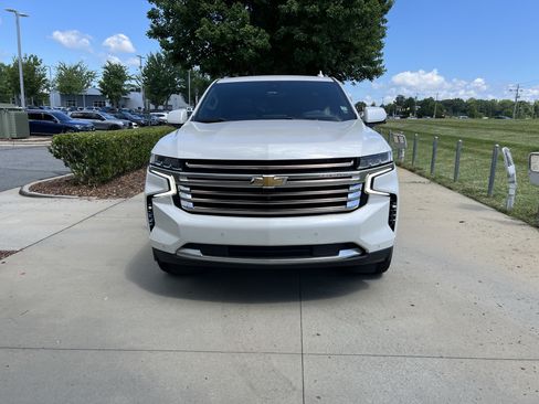 Used 2022 Chevrolet Tahoe High Country w/ Premium Package AWD/4WD image 2