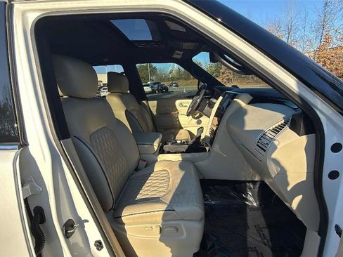 Used 2021 INFINITI QX80 Sensory w/ All-Season Package image 23