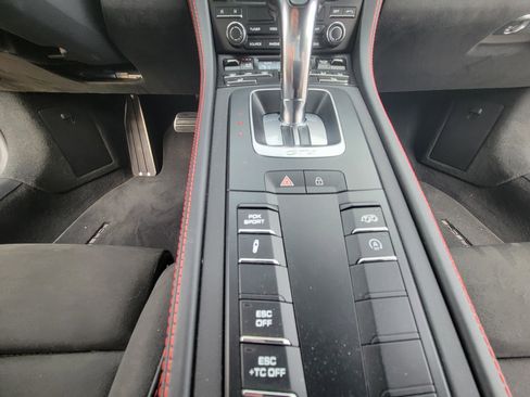 Used 2022 Porsche 718 Cayman GT4 image 34