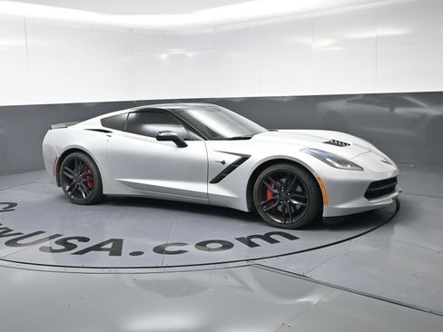 Used 2016 Chevrolet Corvette Stingray Coupe w/ Carbon Flash Badge Package image 2